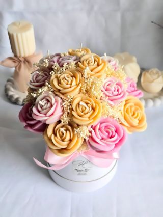 Výroba na zakázku - vůně sladké vanilky ✨️💛 #soycandle #candle #handlecz #minimalism #nature #rose #flowers #design...